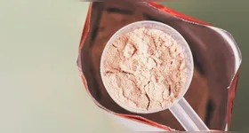 Marcas de whey protein tem venda proibida em sites por suspeita de adulteração