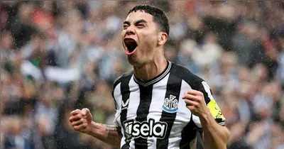 Miguel Almirón comemora gol marcado pelo Newcastle, no Campeonato Inglês.