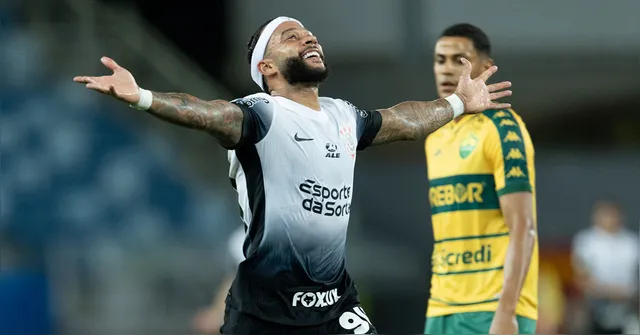 Imagem ilustrativa da notícia Com time misto, Corinthians vence e deixa o rebaixamento