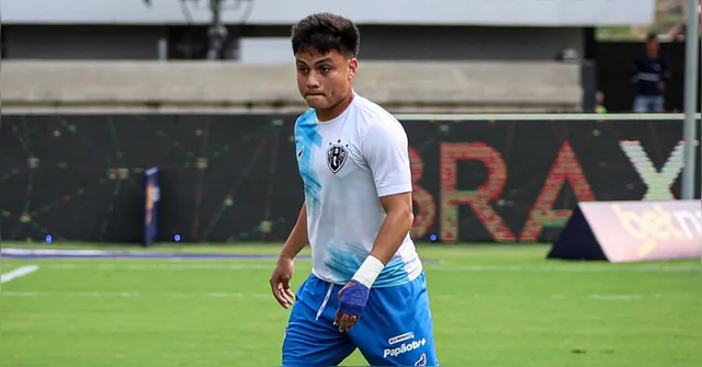Imagem ilustrativa da notícia Esli García viaja e deixa futuro incerto no Paysandu