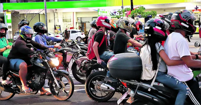 Imagem ilustrativa da notícia Motocicletas estão se multiplicando pelo trânsito de Belém