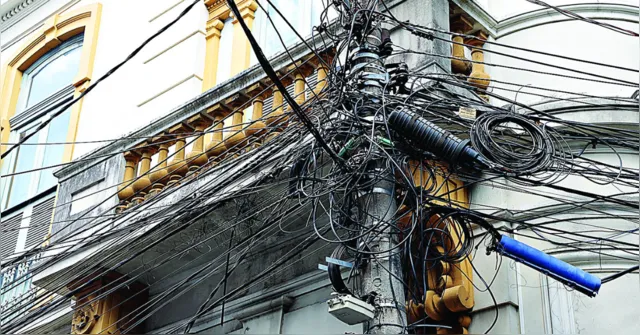 Imagem ilustrativa da notícia Fios elétricos soltos em Belém: um perigo para a população