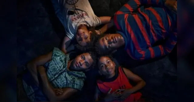 Imagem ilustrativa da notícia Série da Netflix foge do crime e tem sexo gay com Gagliasso