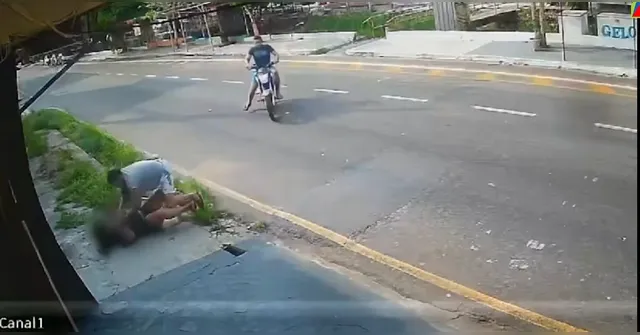 Imagem ilustrativa da notícia VÍDEO: Mulher reage a assalto e luta com ladrão em Belém
