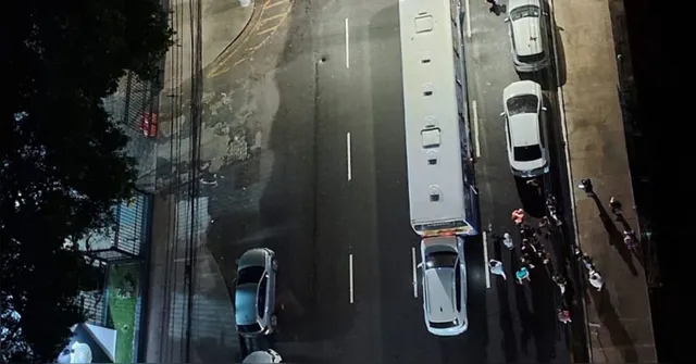 Imagem ilustrativa da notícia Carro e ônibus colidem na avenida Magalhães Barata em Belém
