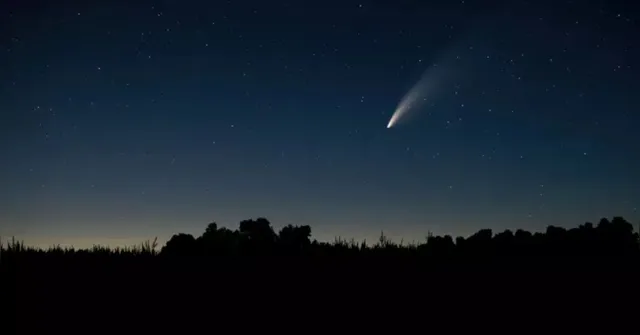 Imagem ilustrativa da notícia NASA revela detalhe incrível na cauda do "Cometa do século"