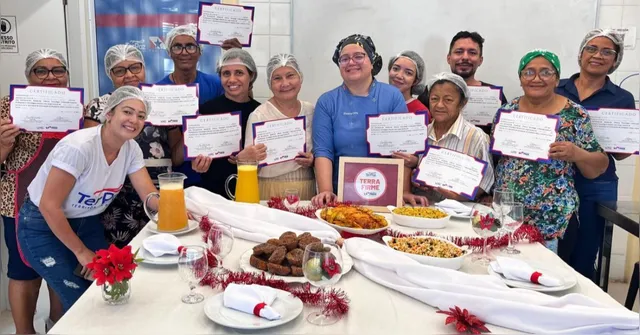 Imagem ilustrativa da notícia Renda extra: que tal ganhar dinheiro com receitas de Natal?