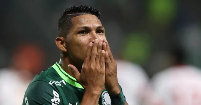 Imagem ilustrativa da notícia Palmeirenses pedem saída de Rony após derrota para Botafogo