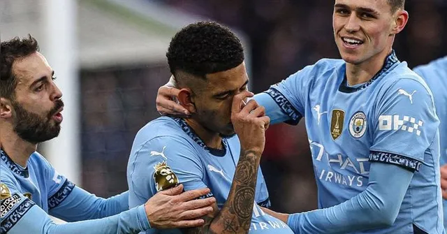 Imagem ilustrativa da notícia Savinho brilha e Manchester City volta a vencer após 25 dias