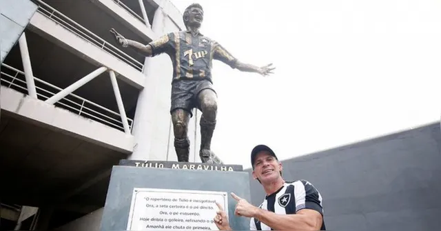 Imagem ilustrativa da notícia Túlio Maravilha aposta em herói do Botafogo: 'É o cara'