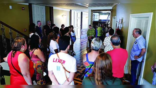 Imagem ilustrativa da notícia Visita guiada ao Theatro da Paz é opção de passeio em Belém