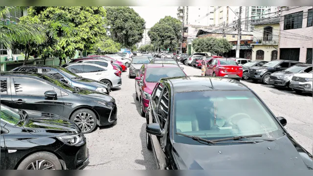 Imagem ilustrativa da notícia Fila dupla é irregularidade comum nas ruas de Belém