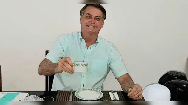 Imagem ilustrativa da notícia Bolsonaro e demais indiciados podem ter salários suspensos