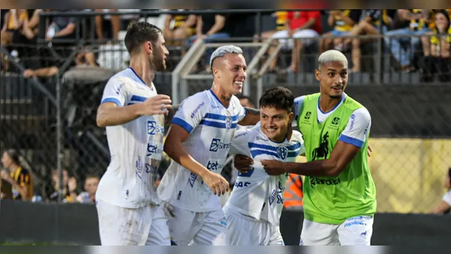 Imagem ilustrativa da notícia Paysandu segura Novorizontino e Santos conquista a Série B