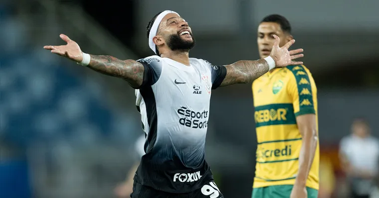 Imagem ilustrativa da notícia Com time misto, Corinthians vence e deixa o rebaixamento