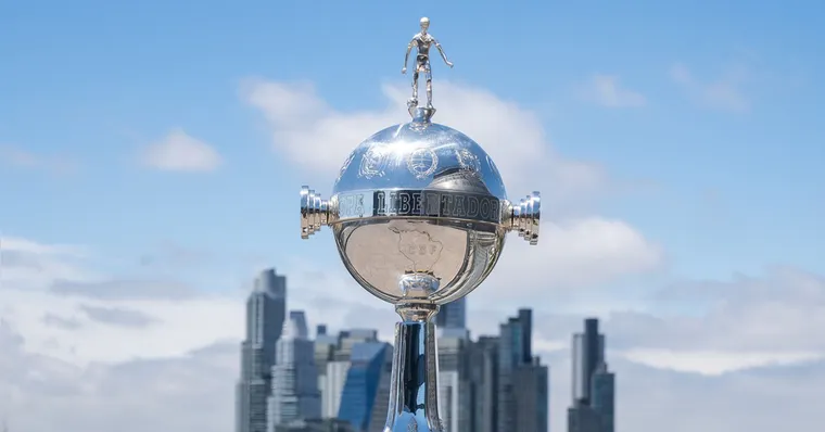 Imagem ilustrativa da notícia Saiba quem irá entrar com a taça na final da Libertadores