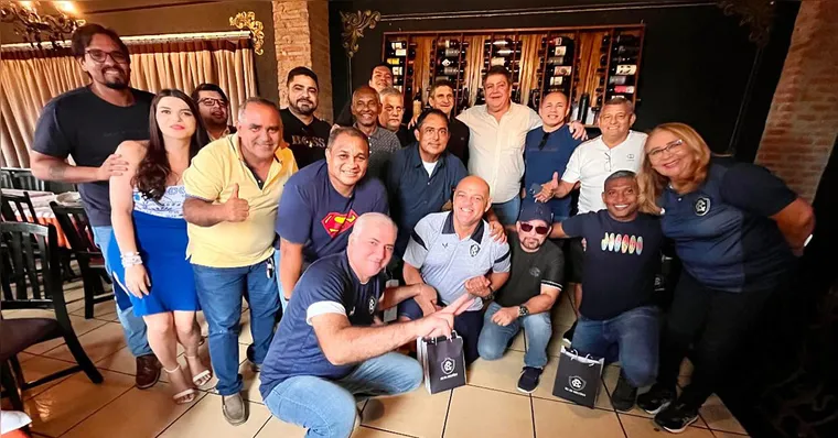 Imagem ilustrativa da notícia Ídolos do Clube do Remo são homenageados em Belém