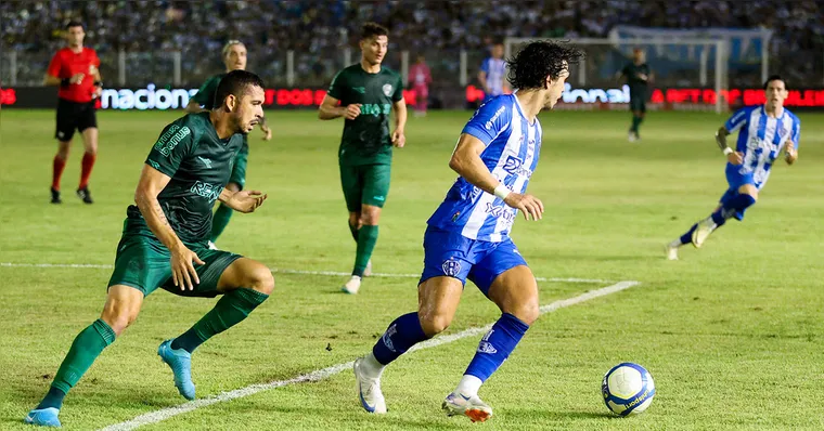 Imagem ilustrativa da notícia De virada, Paysandu vence Coritiba e se distancia do Z4