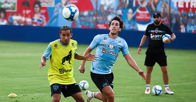 Imagem ilustrativa da notícia Paysandu faz treino antes de batalha. Veja provável time