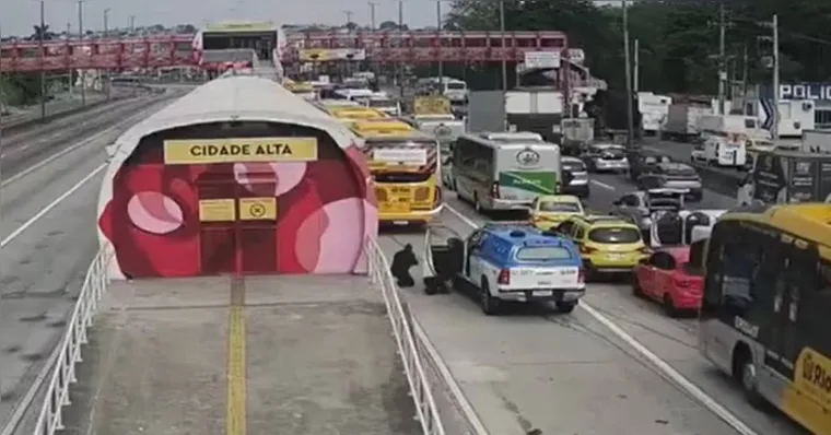Imagem ilustrativa da notícia Tiroteio no Rio deixa 1 morto e 5 feridos; trânsito é fechado por mais de 2 horas