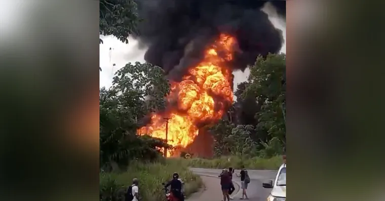 Imagem ilustrativa da notícia Vídeo: carreta com botijões de gás explode na Alça Viária