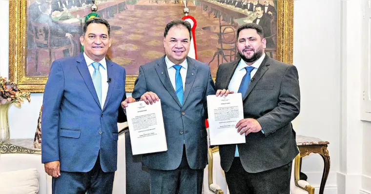 Imagem ilustrativa da notícia Dois novos deputados estaduais são empossados na Alepa
