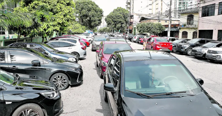 Imagem ilustrativa da notícia Fila dupla é irregularidade comum nas ruas de Belém