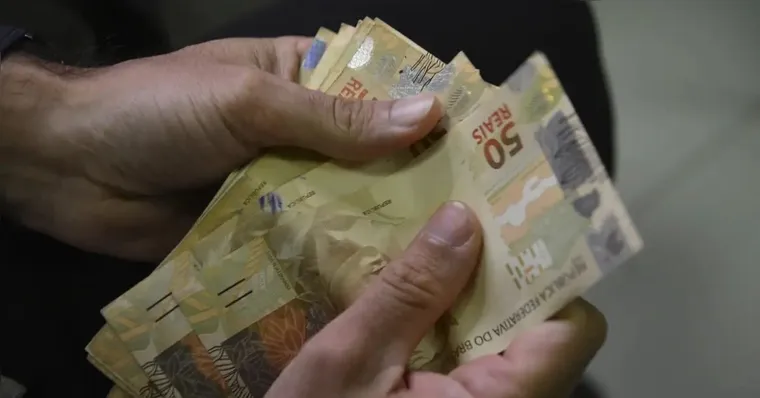 Imagem ilustrativa da notícia Abono salarial 2025: calendário de pagamentos é aprovado
