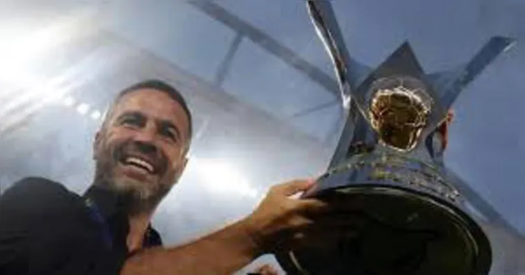 Imagem ilustrativa da notícia Artur Jorge perto de deixar o Botafogo após ano histórico