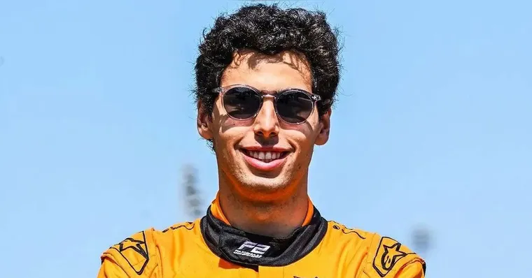 Imagem ilustrativa da notícia Brasil de volta à F1: Bortoleto é anunciado pela Sauber
