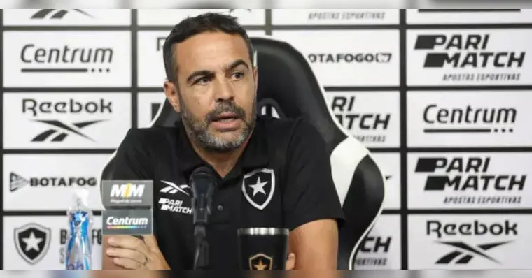 Imagem ilustrativa da notícia Clube do Qatar tenta levar Artur Jorge, técnico do Botafogo