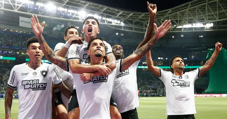 Imagem ilustrativa da notícia Com a mão na taça: Botafogo pode encerrar jejum de 29 anos