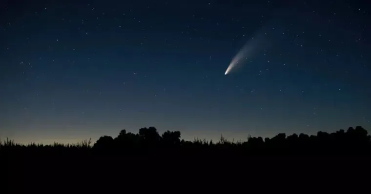 Imagem ilustrativa da notícia NASA revela detalhe incrível na cauda do "Cometa do século"