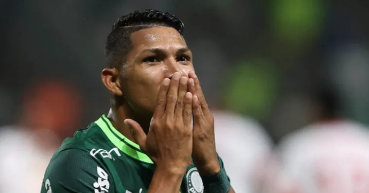 Imagem ilustrativa da notícia Palmeirenses pedem saída de Rony após derrota para Botafogo