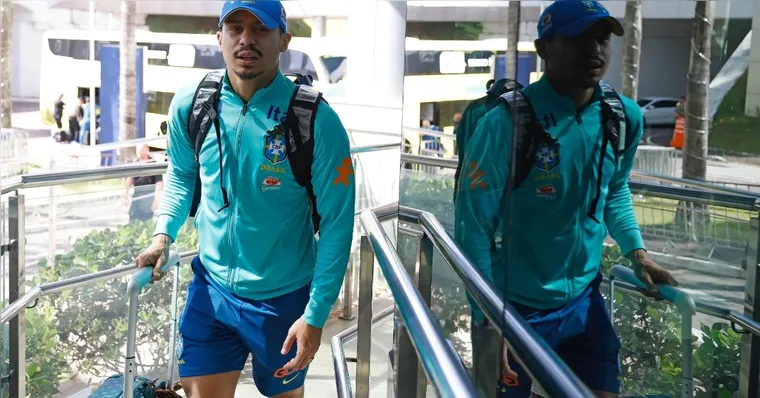 Imagem ilustrativa da notícia Seleção desembarca em Salvador para jogo contra o Uruguai