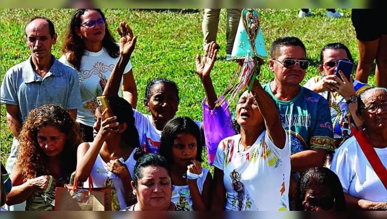 Imagem ilustrativa da notícia Devotos se despedem do Círio 2024 na romaria do Recírio