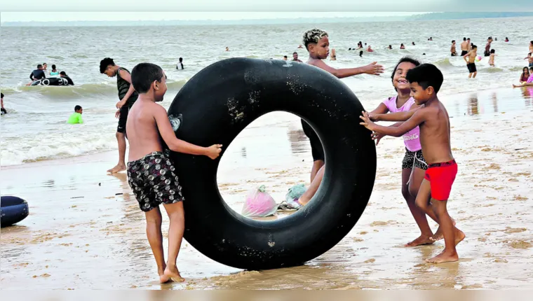 Imagem ilustrativa da notícia Círio de Outeiro movimentou as praias Grande e do Amor