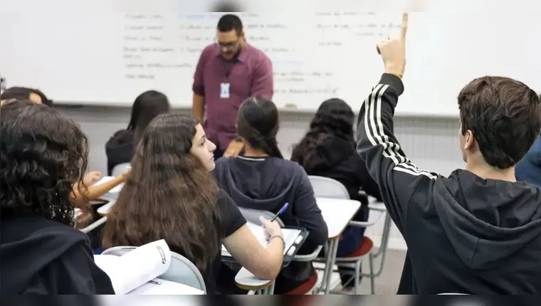 Imagem ilustrativa da notícia Redação do Enem desafia alunos da rede estadual de ensino