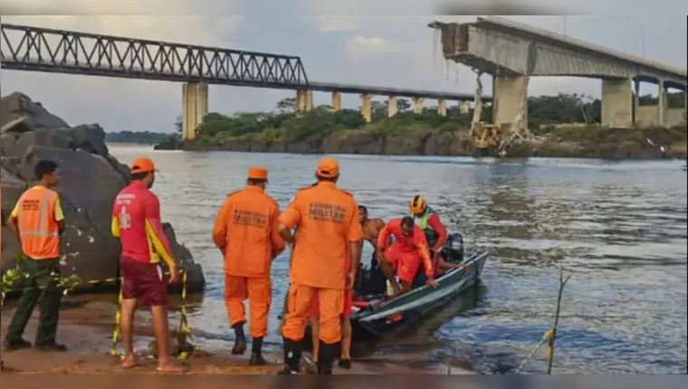 Imagem ilustrativa da notícia Oito mortes são confirmadas após queda de ponte