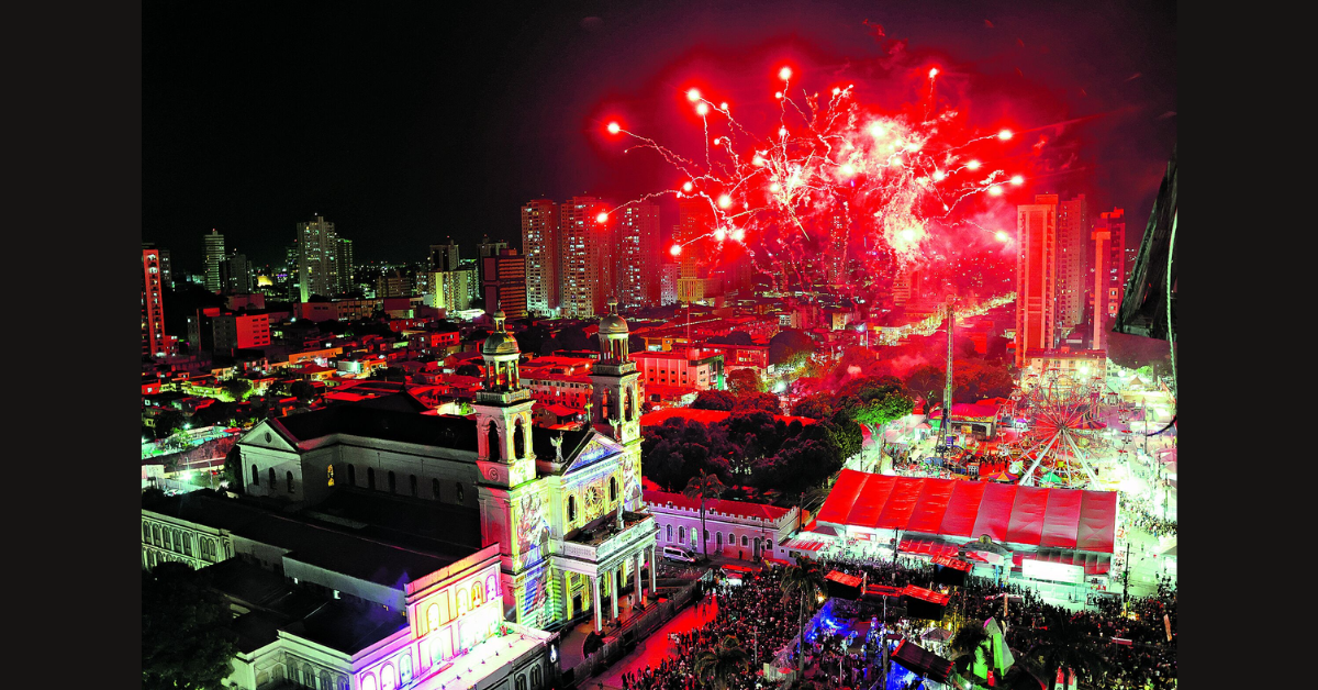 Missa, show de luzes, fogos e muitas outras atrações marcaram a noite de despedida do Círio 2024.