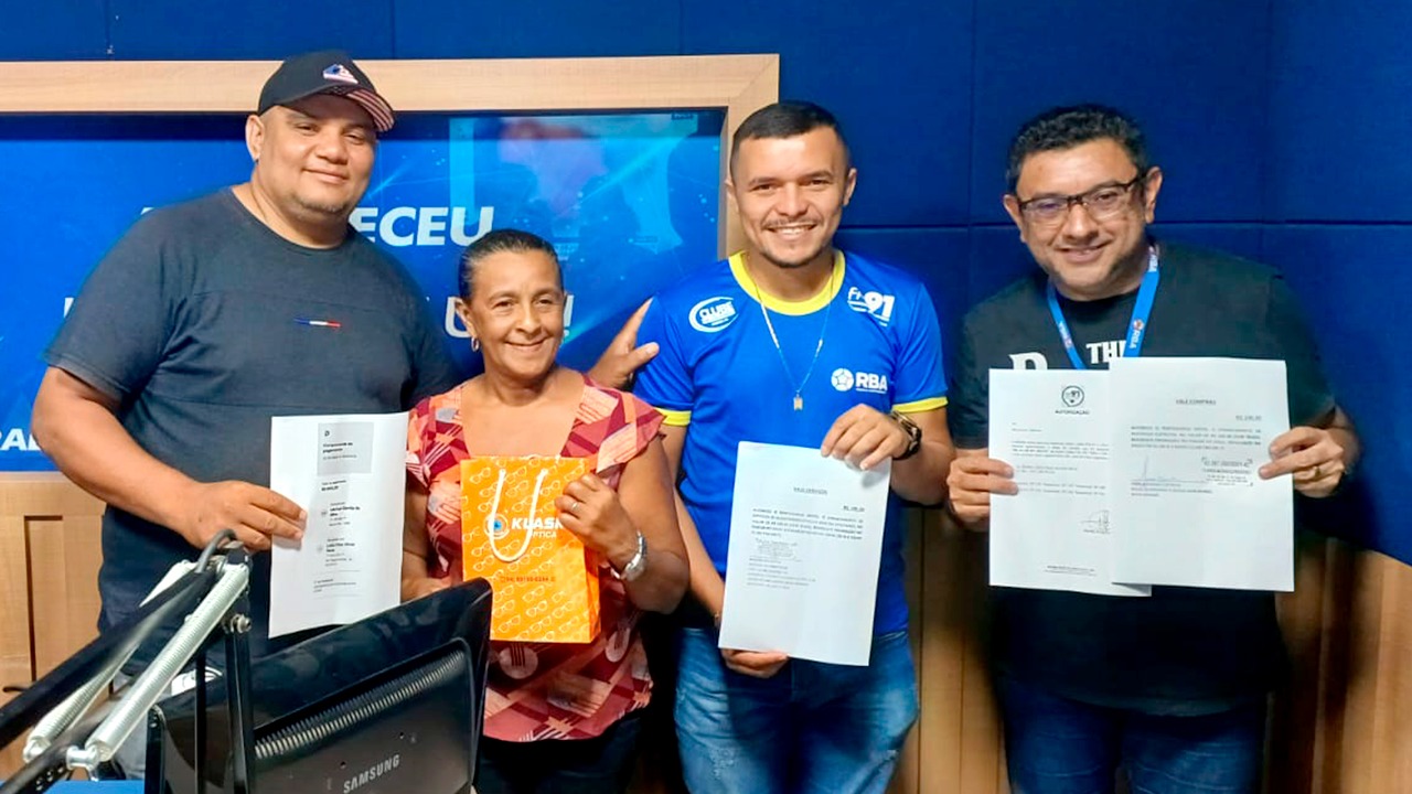 Lídia Dias Alves Neta veio de longe buscar os prêmios do Placar do Jogo em Marabá, pelas rádios do Grupo RBA