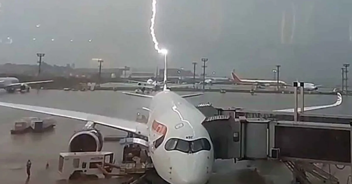 Ninguém se feriu, mas o momento acabou causando atraso de várias horas na decolagem.