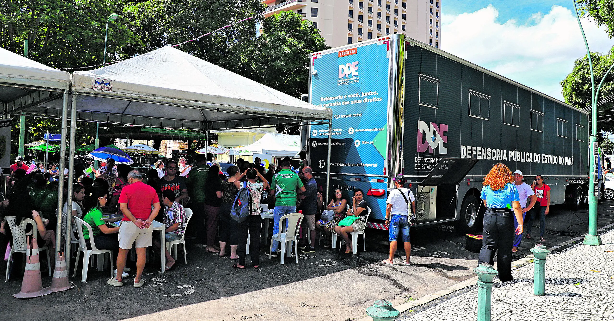 Ação de cidadania e promoção de direitos foi realizada na Praça da República.