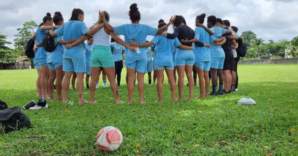 Imagem ilustrativa da notícia: Mulheres vivem entre suor e lágrimas pelo sonho do futebol profissional