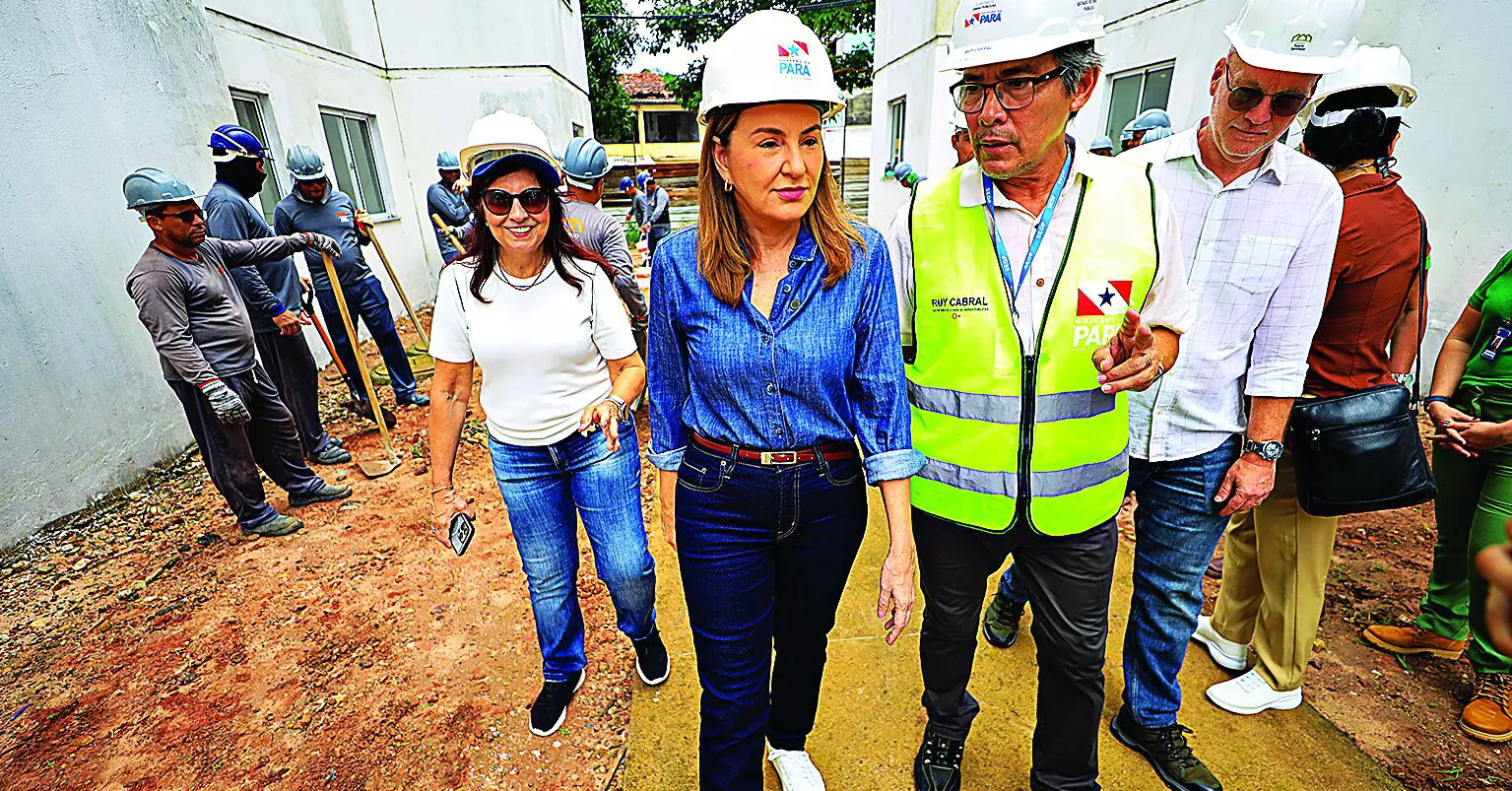 A vice-governadora acompanhou o andamento da construção de 25 blocos residenciais na Terra Firme (abaixo)