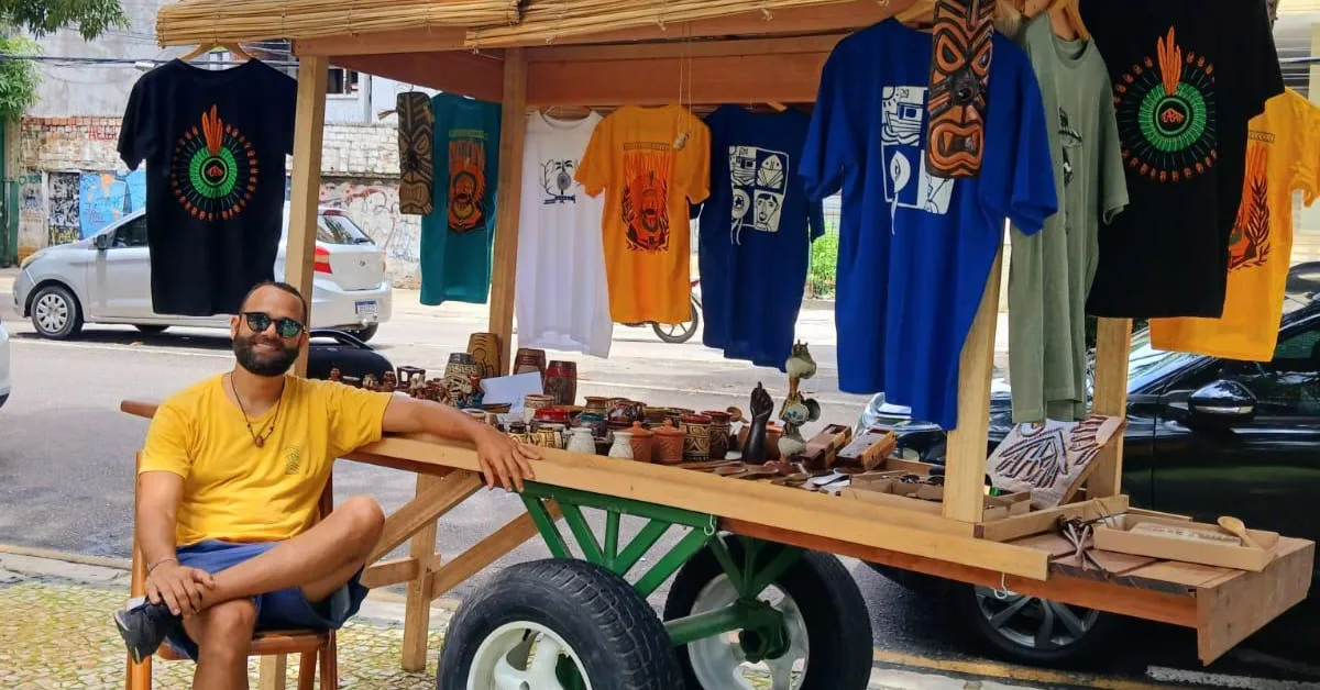 Antônio Danilo viu nos carrinhos de mão, frequentemente utilizados para a venda de frutas nas ruas, uma oportunidade de empreender e fortalecer sua marca.