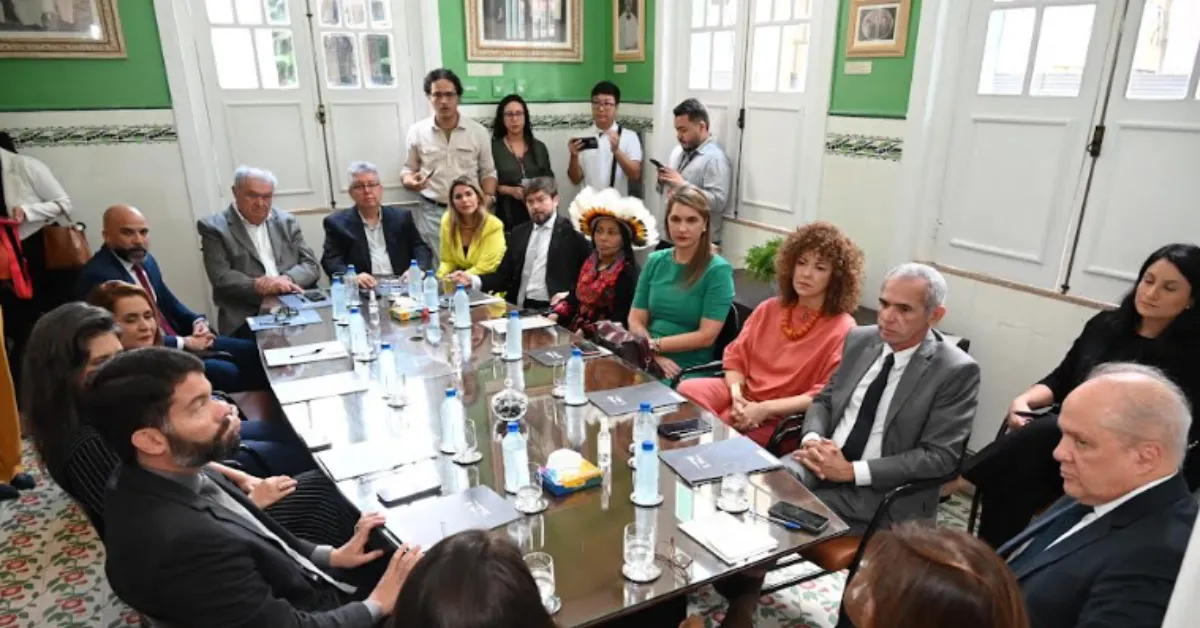 A cerimônia foi conduzida pelo presidente da Corte de Contas, conselheiro Fernando Ribeiro