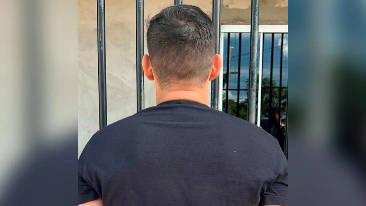 O homem preso é filho de um indivíduo de alta periculosidade, com extenso rol de condenações por vários crimes e apontado como líder de uma associação criminosa