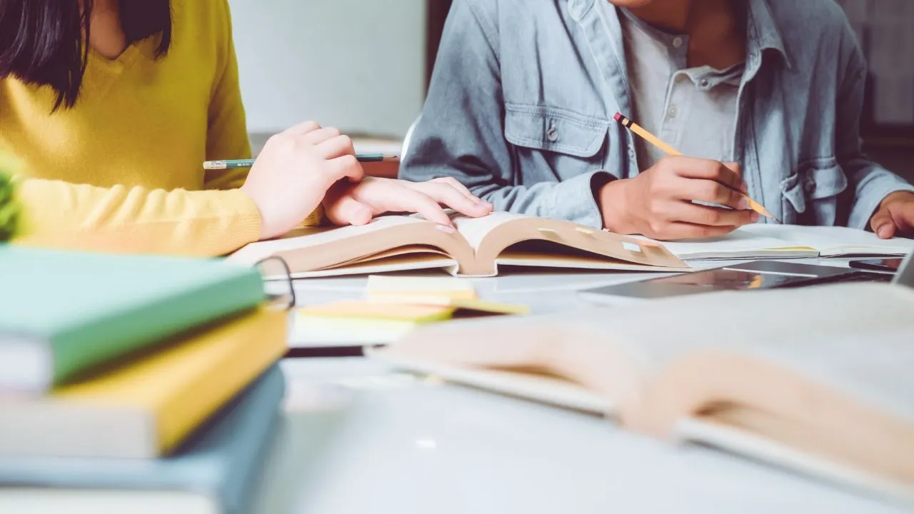 No primeiro semestre, são ofertadas 67.301 vagas, enquanto no segundo semestre serão disponibilizadas 44.867 oportunidades.