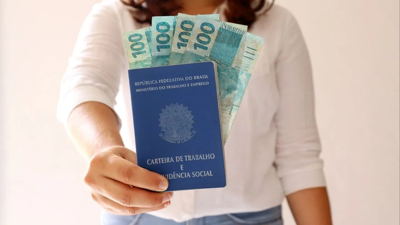 O reajuste representa um acréscimo de R$ 106 no valor pago a milhões de trabalhadores.